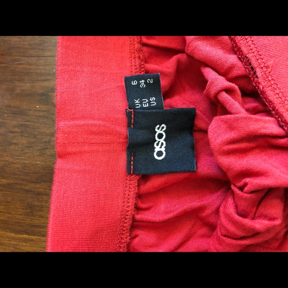 Red Asos miniskirt - Picture 2 of 3